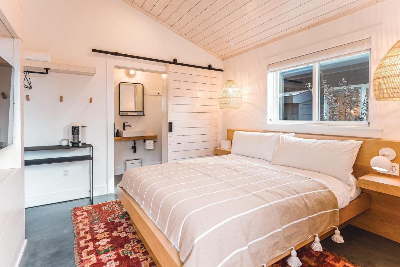 Shortboard Includes Queen Bed * Stinson Beach